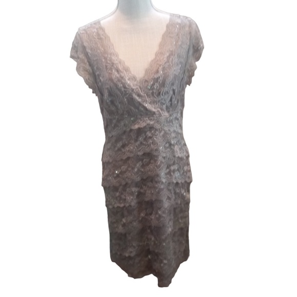 Blu Sage Dresses & Skirts - Blu Sage Taupe Lace Overlay Floral Sleeveless Double V Midi Slip Dress Sz 14P